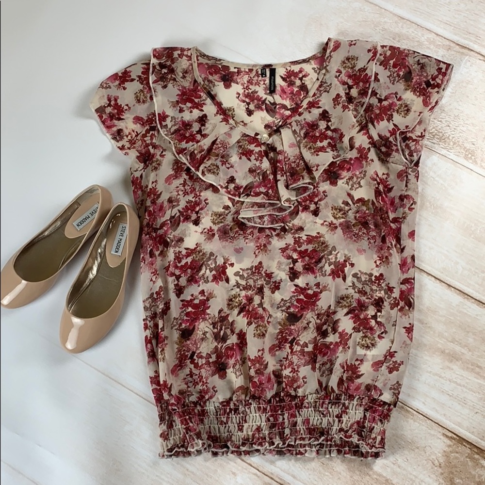 Maurice’s floral top size medium